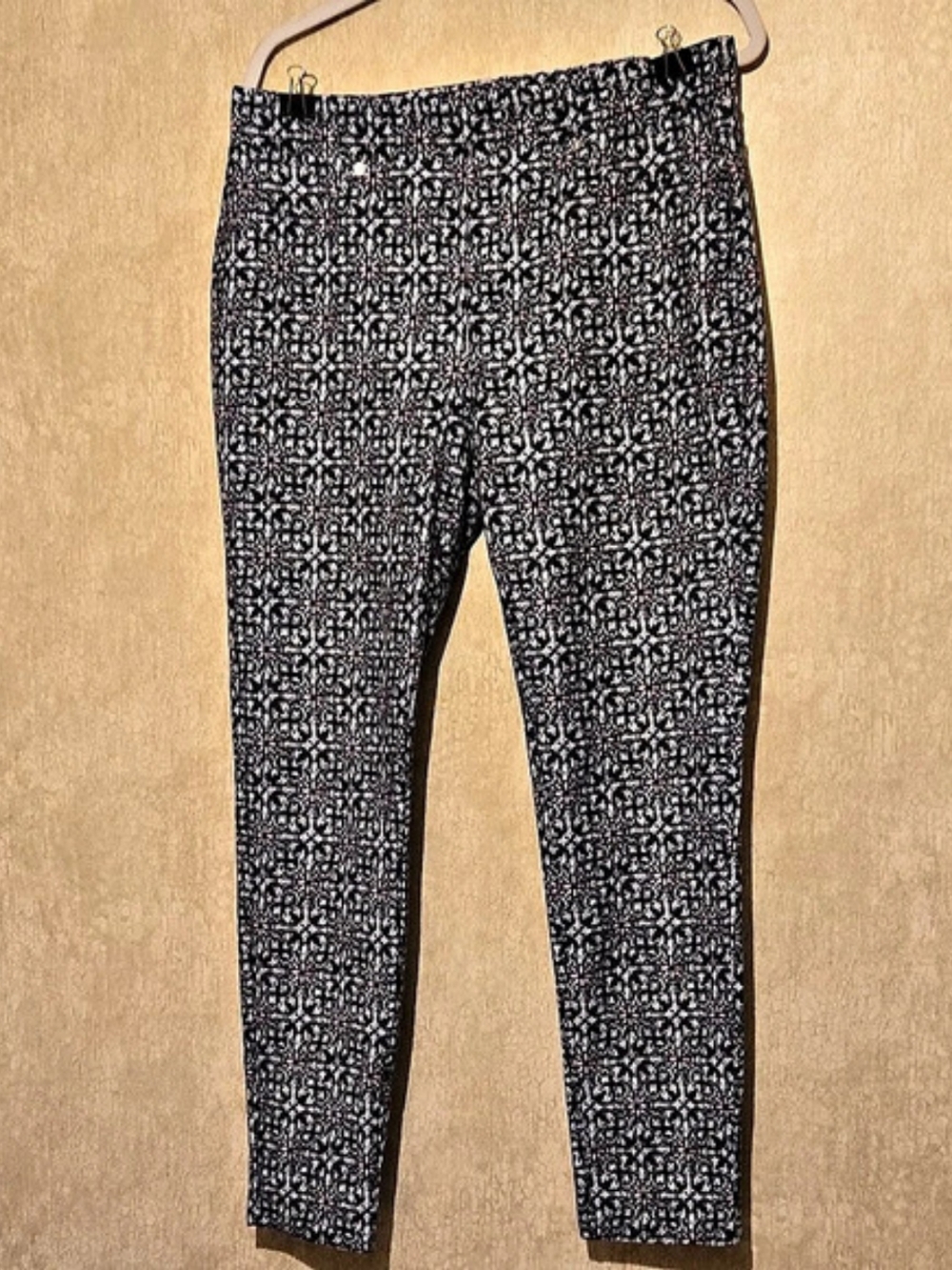 Michael Kors Printed Leggings in Black & White Like New